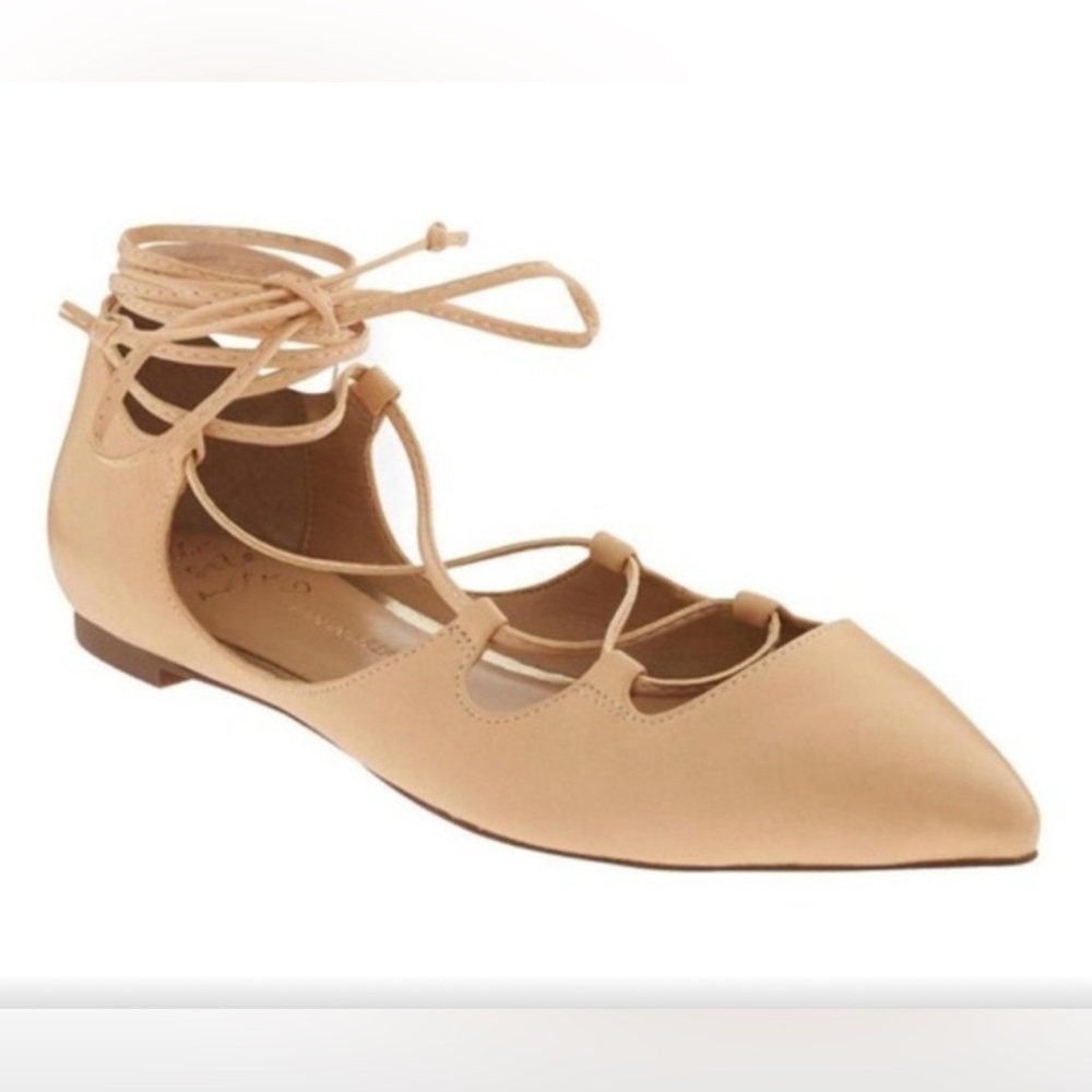 FINAL SALE‼️Banana Republic Tan Lace-Up Flats size 7